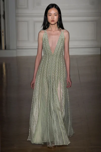 Look 15